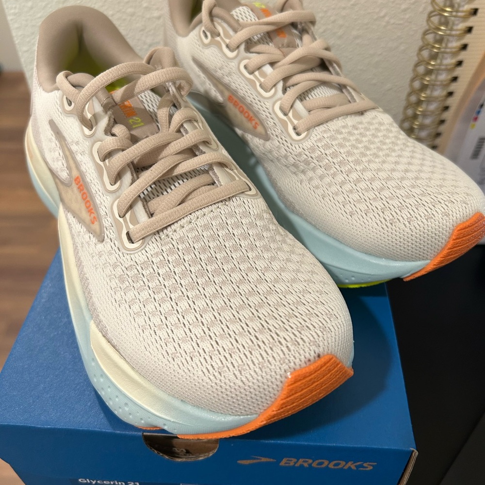 Brooks Women's Running Shoes - Cream and Orange